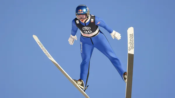 img of 加拿大亚历山德里亚·劳蒂特获得世界杯滑雪跳台银牌