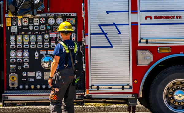 img of 温哥华市议会调减消防预算，增加警力经费