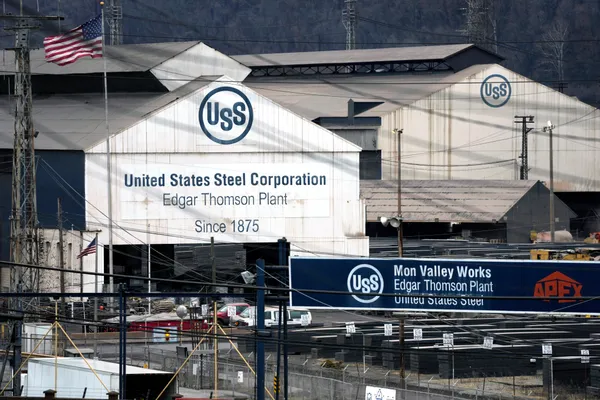 img of 拜登认为美国钢铁公司被日本公司收购应受到"严格审查"，白宫表示