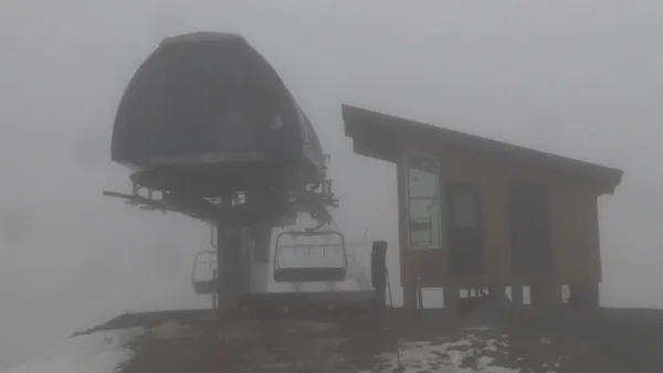 img of 加拿大卑诗省滑雪场遭受厄尔尼诺天气袭击
