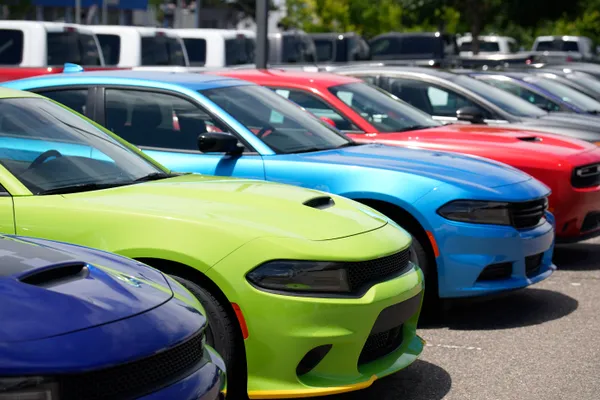 img of 美国新车销量增长12%，消费者摆脱高价格、利率和车工罢工