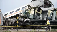 img of 印尼爪哇岛火车相撞造成至少4人死亡