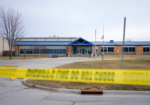 img of 爱荷华州发生校园枪击案，11岁男孩被射杀，被描述为热爱足球和歌唱的快乐男孩