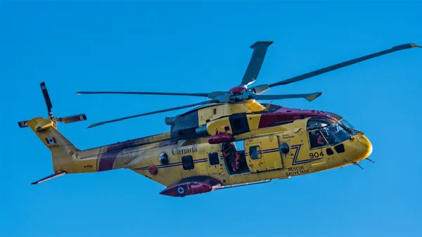 img of 警方在卑诗省里维斯托克附近寻找失踪直升机