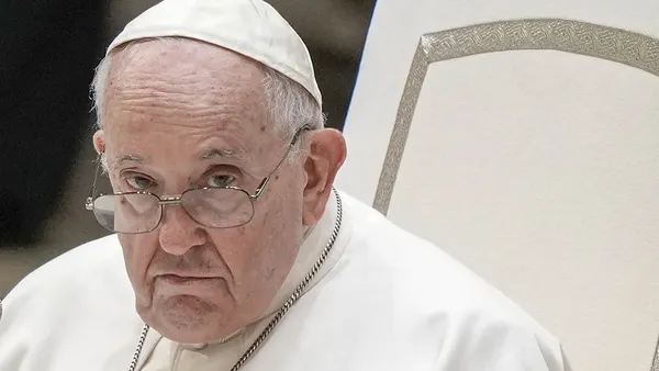 img of 教皇呼吁普遍禁止代孕，抨击商业化损害人类尊严与和平