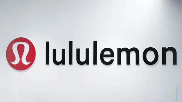 img of Lululemon Athletica提高第四季度财务指引
