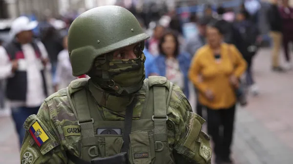 img of 厄瓜多尔升级的黑帮暴力被直播至全国，蒙面武装分子入侵电视台