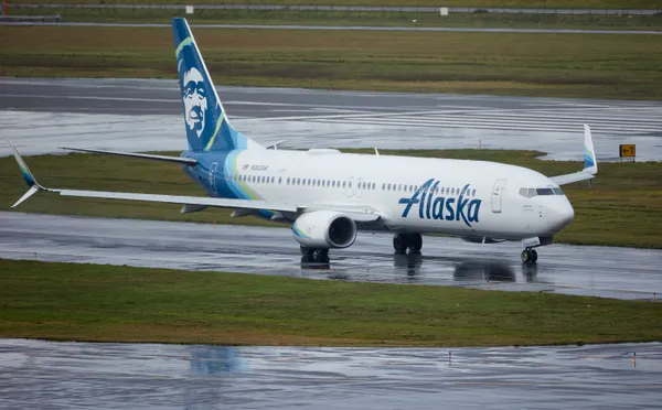 img of 阿拉斯加航空取消部分波音飞机的航班，直至周六进行强制检查